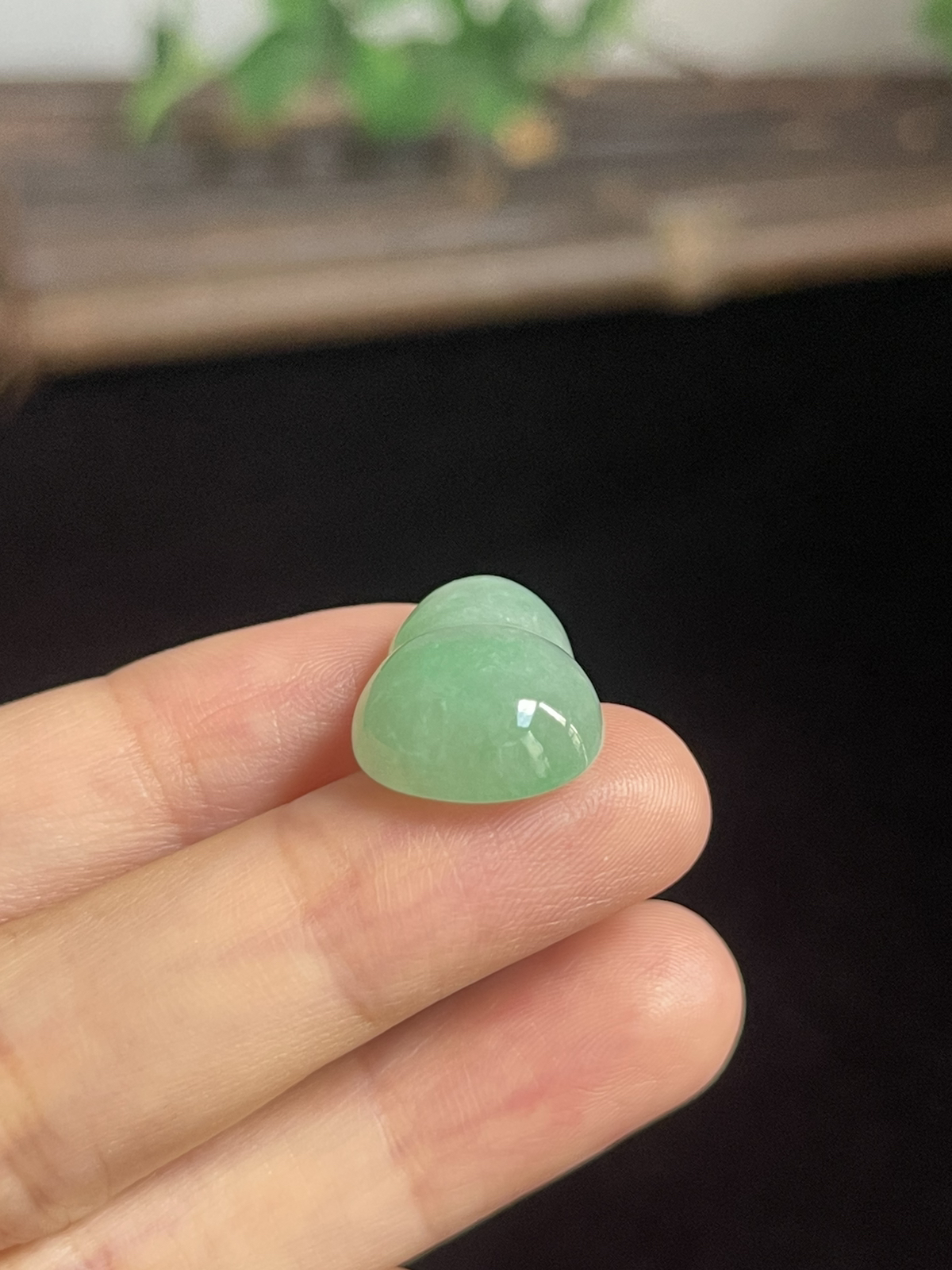 翡翠糯化种浅绿色葫芦挂件