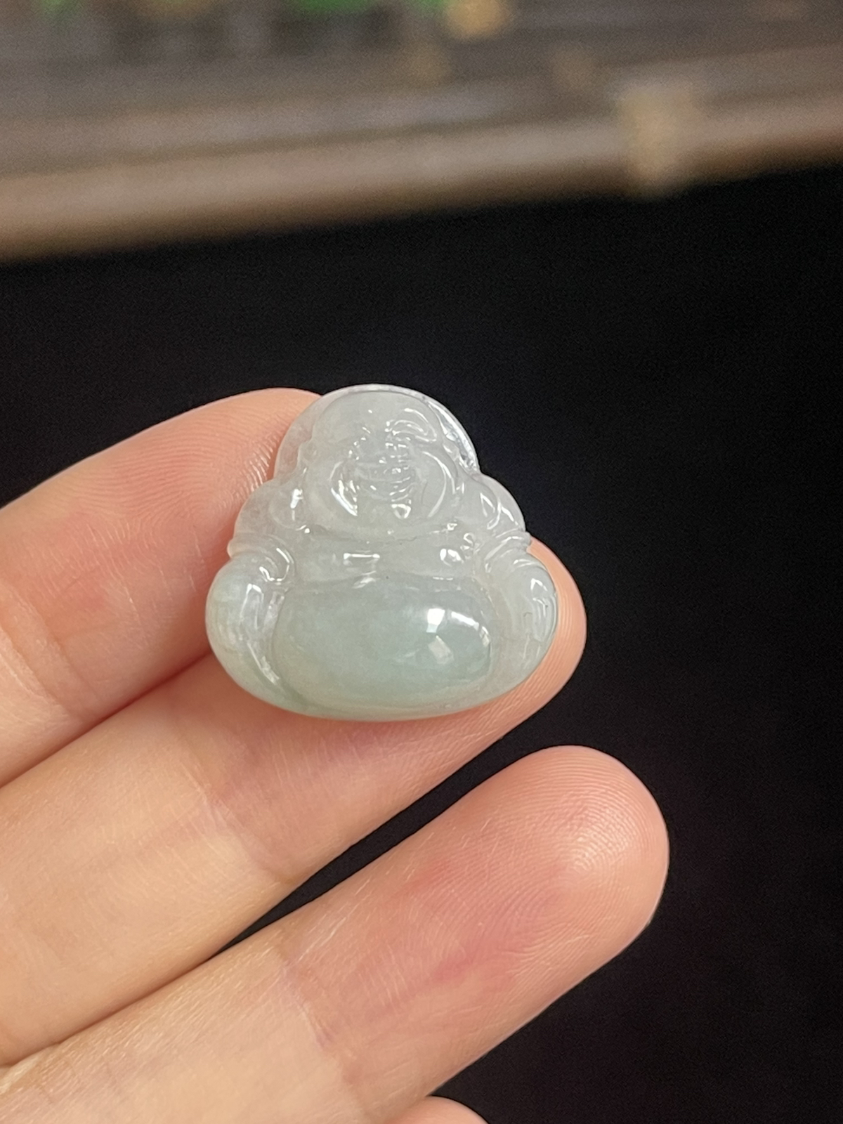 翡翠糯化种白色吊坠