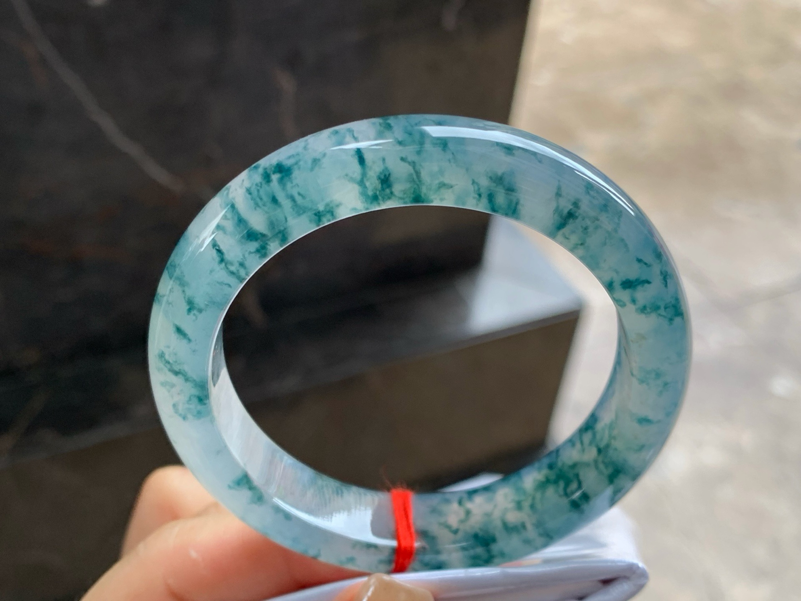 54.5-12.5-8.8
冰种飘花手镯^_^种水好 飘花浓郁漂亮