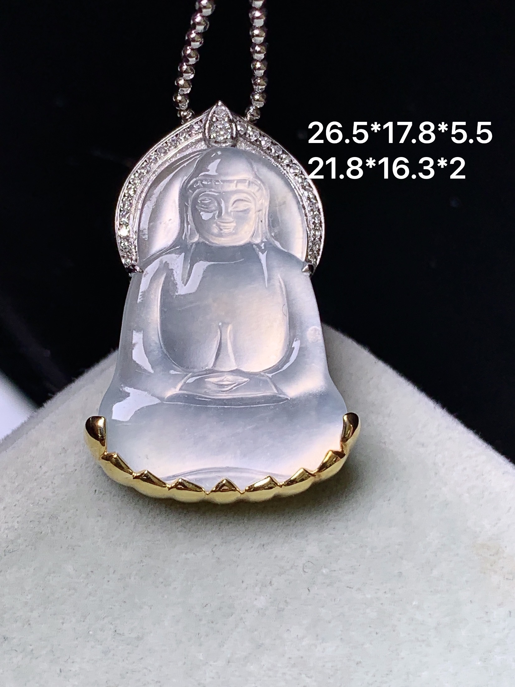18k金钻镶嵌冰种观音菩萨吊坠 玉质细腻 色泽艳丽清新 整体尺寸26.5*17.8*5.5 k1