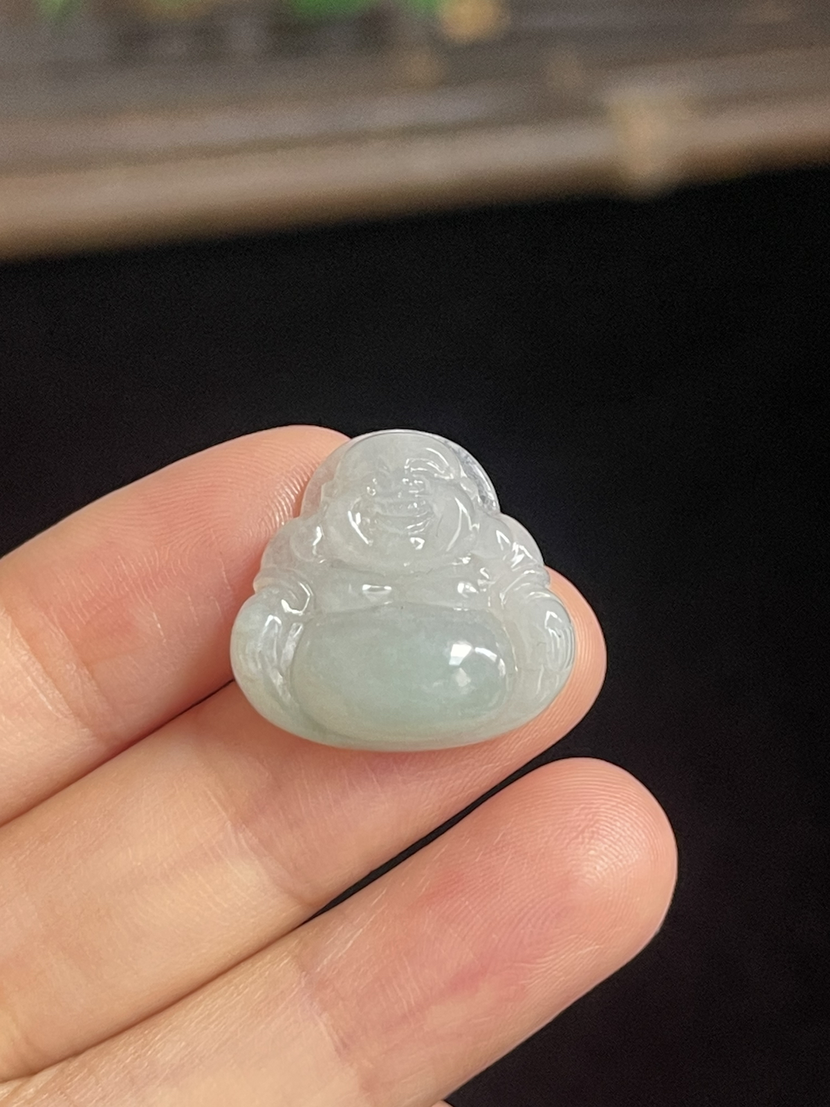 翡翠糯化种白色吊坠