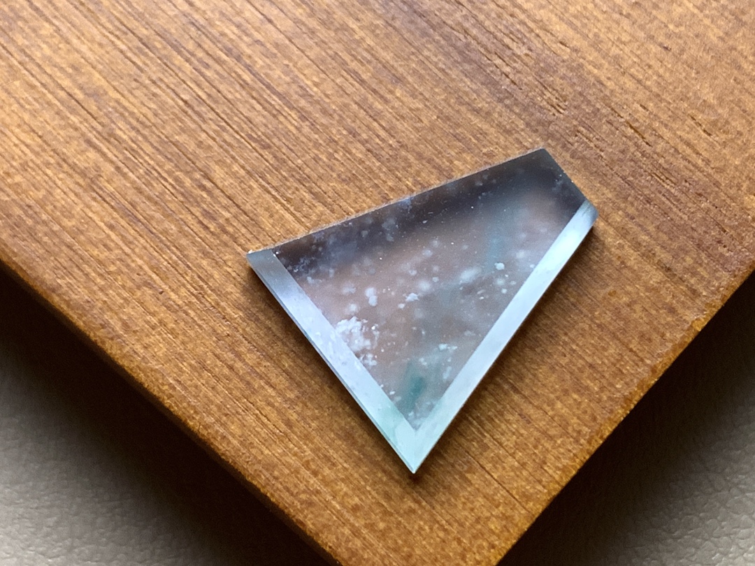 ️ 玻璃种飘花木那素牌 飘花十分漂亮，底子水润，无裂，尺寸17.5*15.3*4