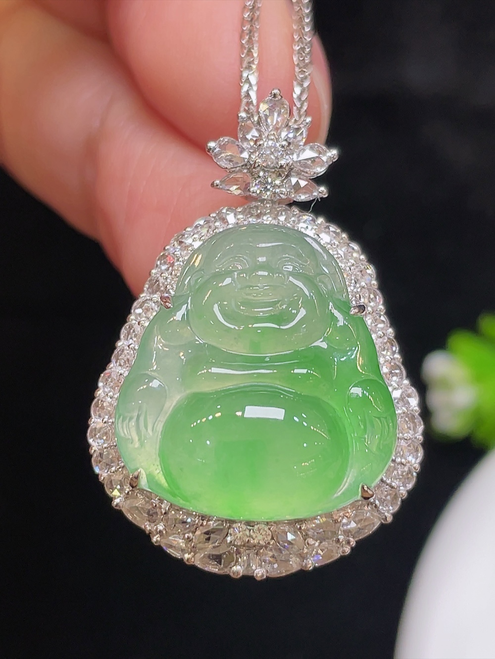 ️【冰种阳绿，佛】大件饱满，通透水润，玉质细腻，翠色鲜艳，18k金奢华钻石镶嵌️，17.0-18.4-5.5