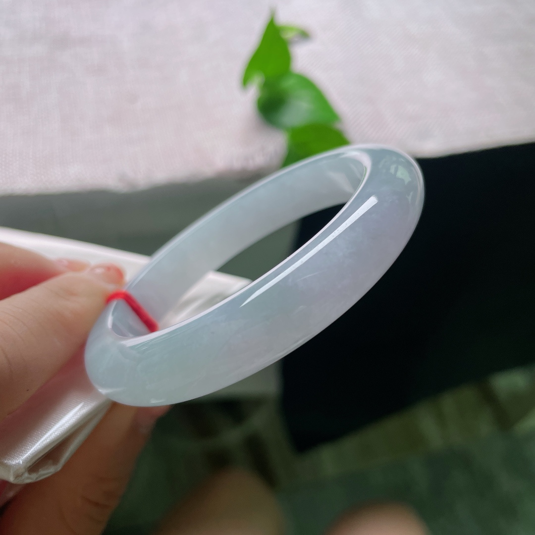 54.9/11.3/8.5，蓝紫底正圈，无裂，细腻干净，素雅而不失奢华，复古韵味浓郁，佩戴端庄大气，ss55705a