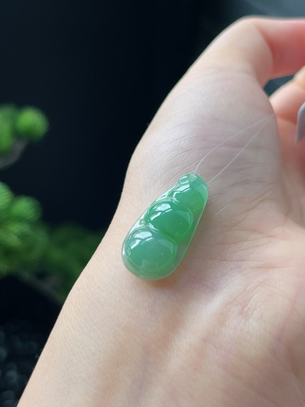 翡翠冰糯种飘绿福豆挂件