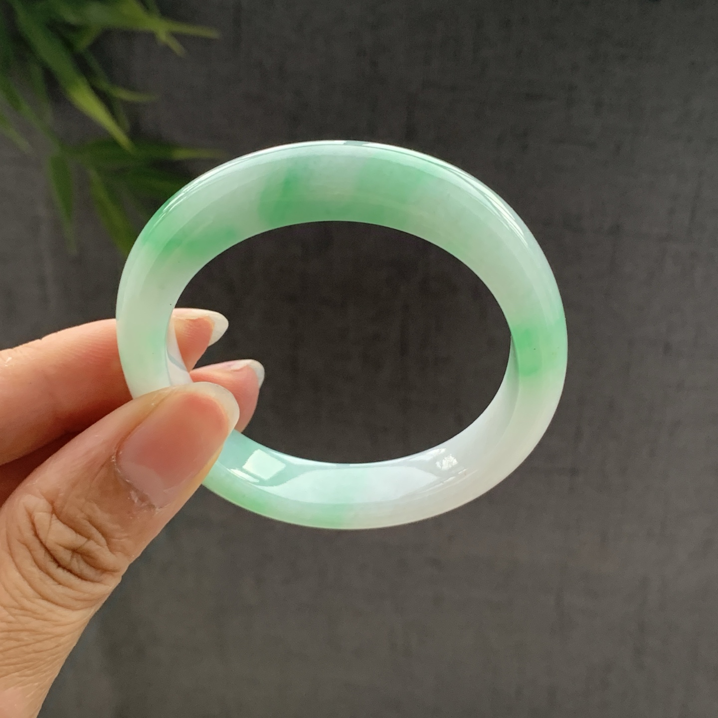 070619GX 飘绿贵妃翡翠手镯 54.3-46.8-10.3-7.8