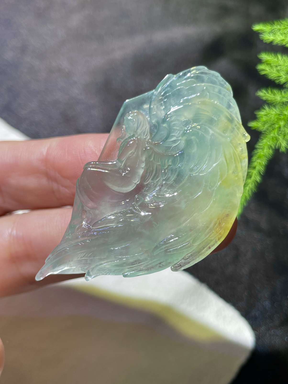 【冰种飘花六翼天使】细腻冰透，冰胶感强烈，光泽闪耀，细节雕琢细节之美，集工艺之大成，珍藏品质。