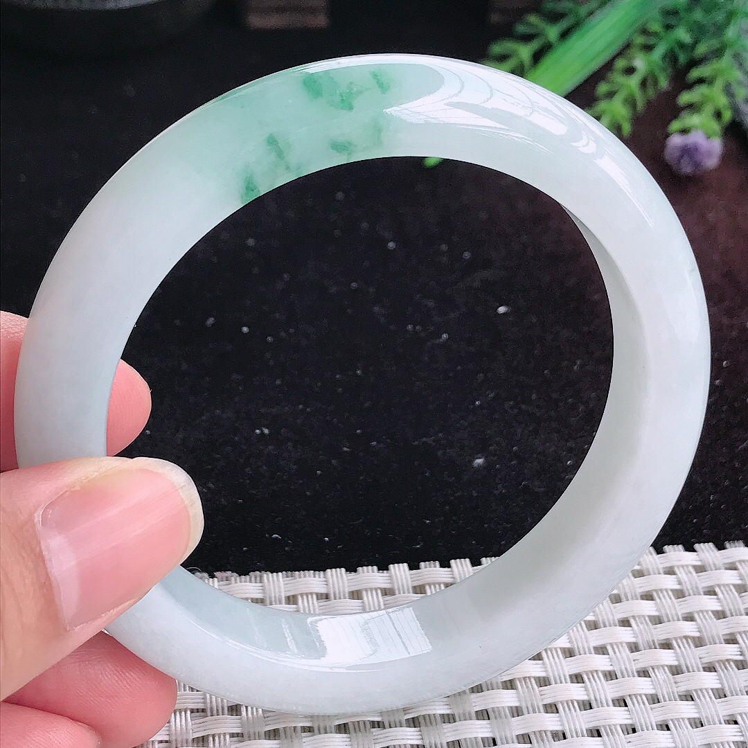 实拍A货翡翠59.5/12.5/9大圈口老坑冰润飘花手镯平安镯美人镯