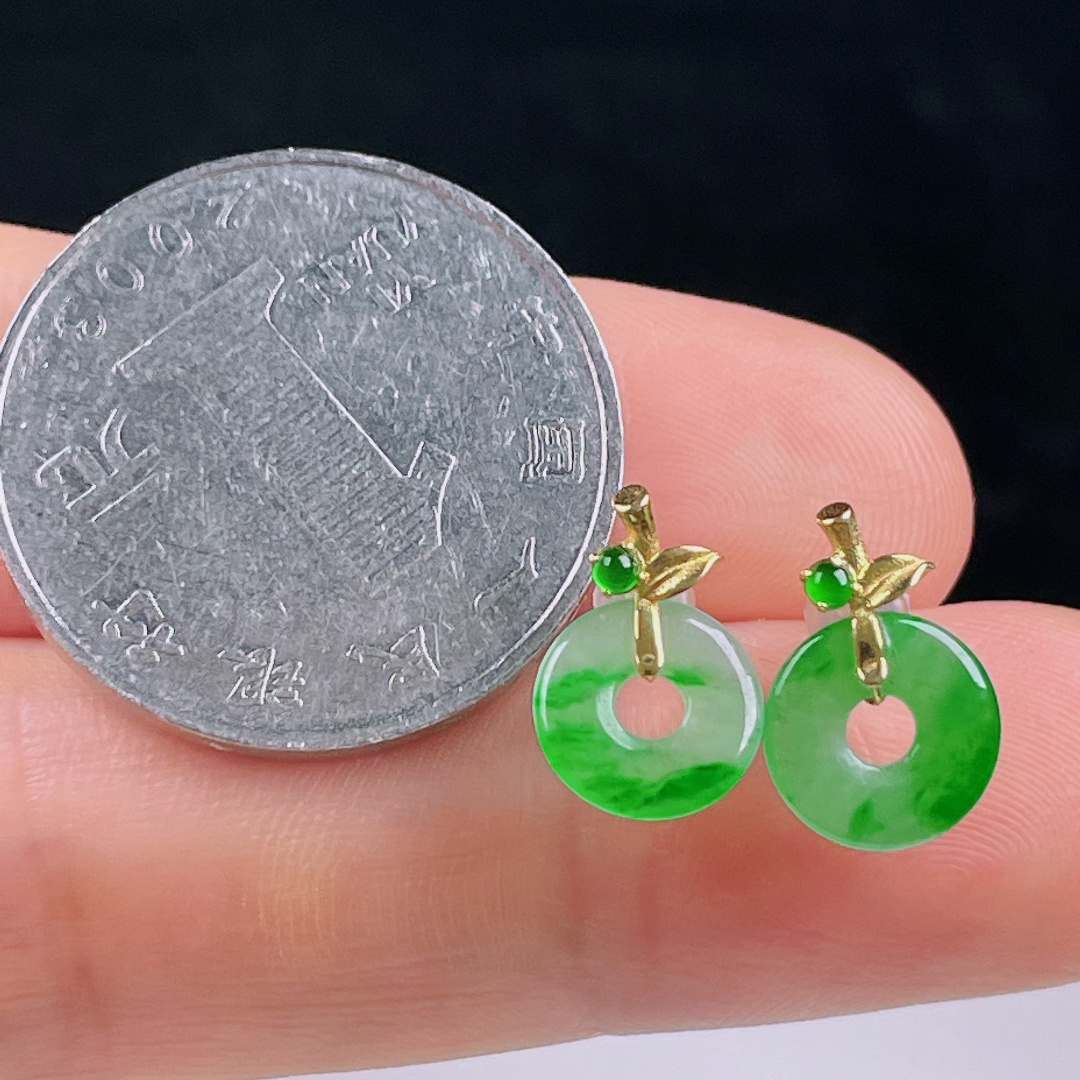 ️冰绿耳钉，老种起光 ，细底通透，尺寸：12.7/8.5/1.8mm0706