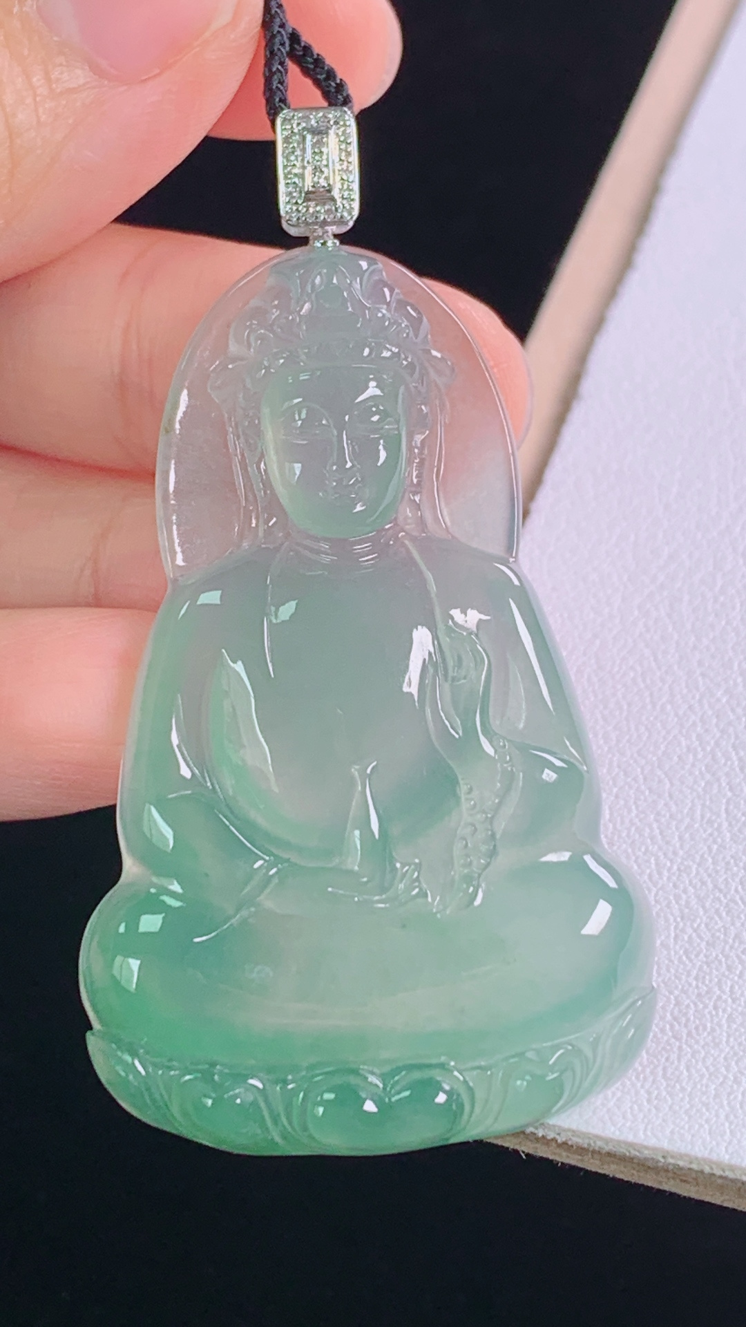 ️高品质 冰晴观音吊坠，18K真金真钻 种色兼备，清爽细腻，无裂 尺寸:58.2-50.7-32.2-6.1mm
