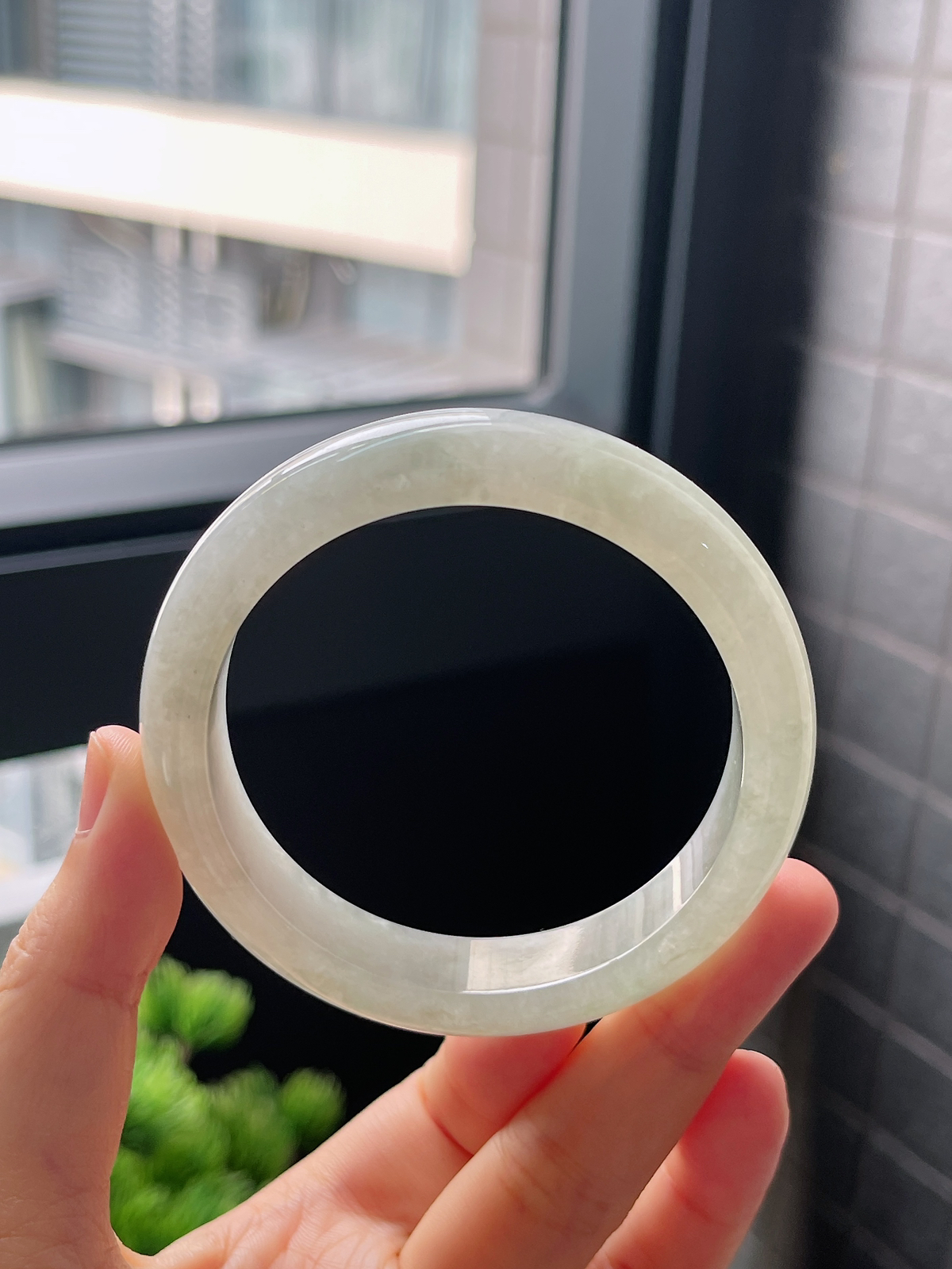 圈口54.5，冰糯种淡绿色翡翠正圈手镯