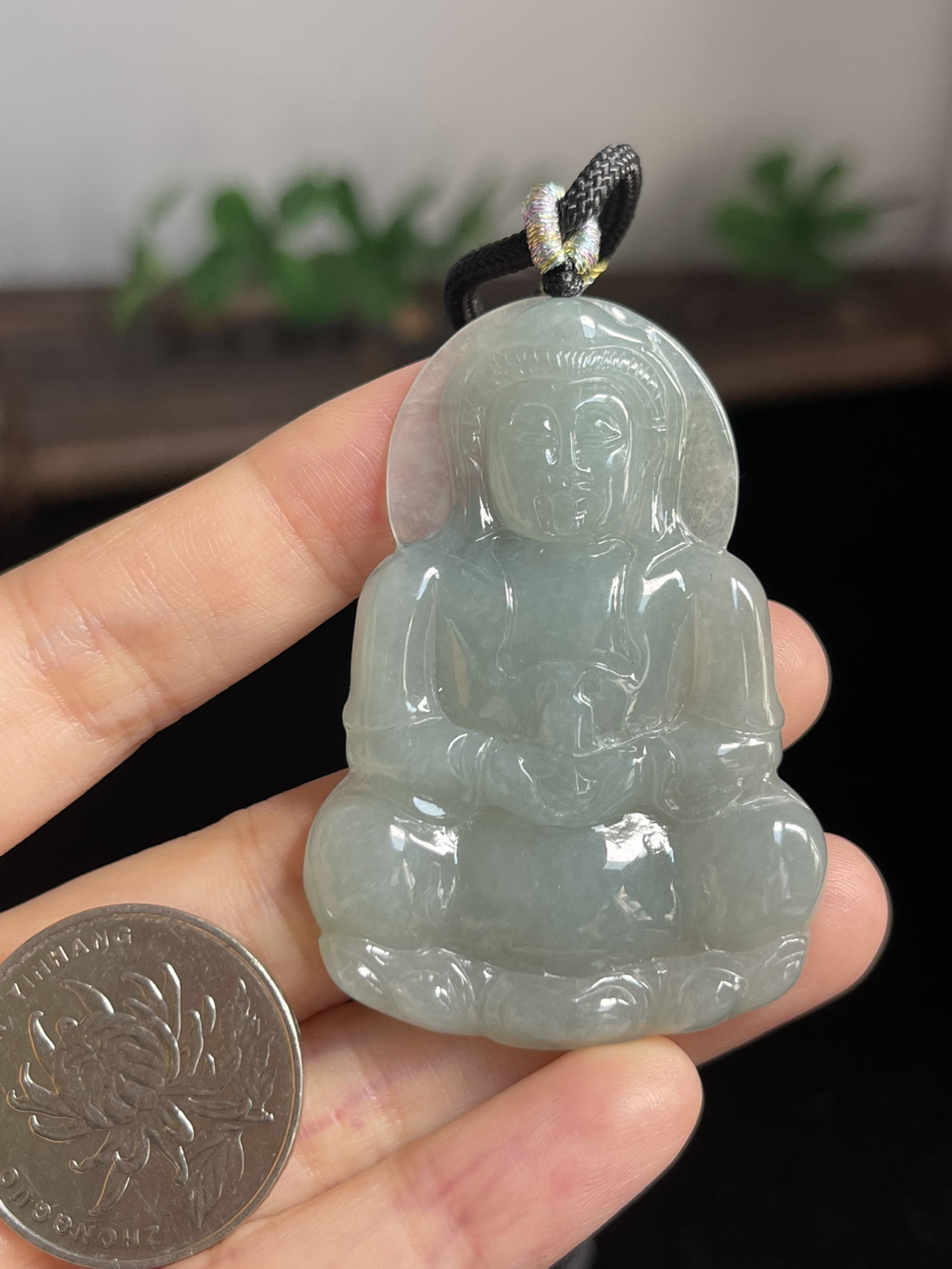 翡翠糯化种绿色吊坠