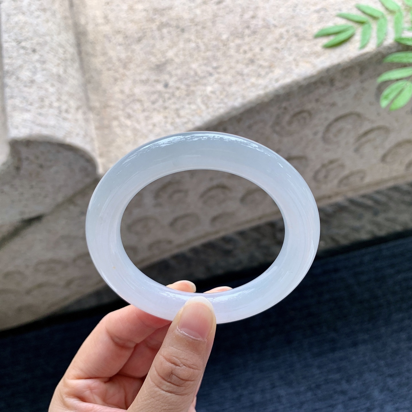 圆条55 56，糯冰底色，水润，种老，细腻，打灯有棉纹