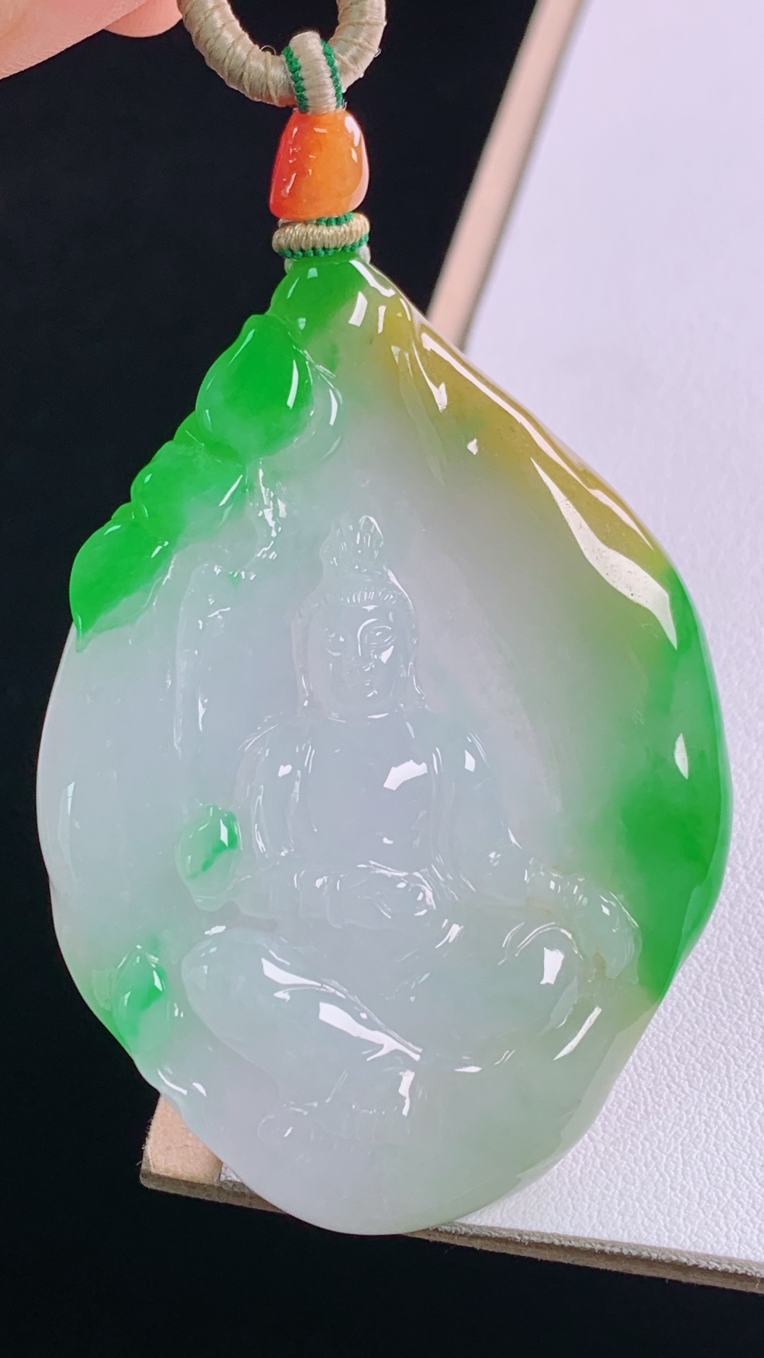 三彩大势至菩萨 种色兼备，水润细腻，无裂 尺寸:61.7-44.9-6.4mm 5