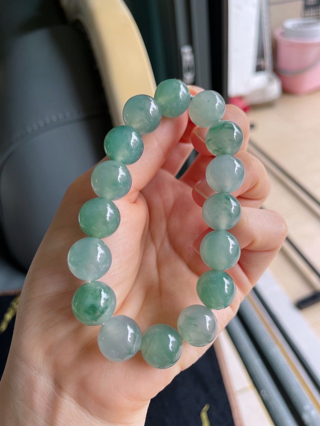 天然翡翠A货，冰飘花手串，尺寸：12.6mm。-1284