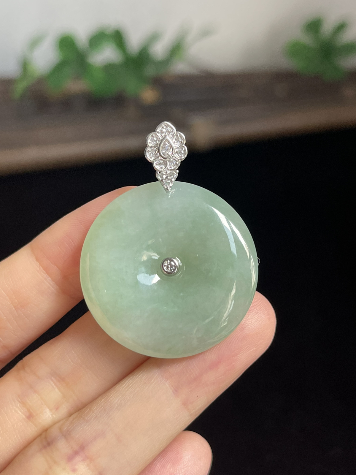 翡翠糯化种浅绿色平安扣，印记：S925