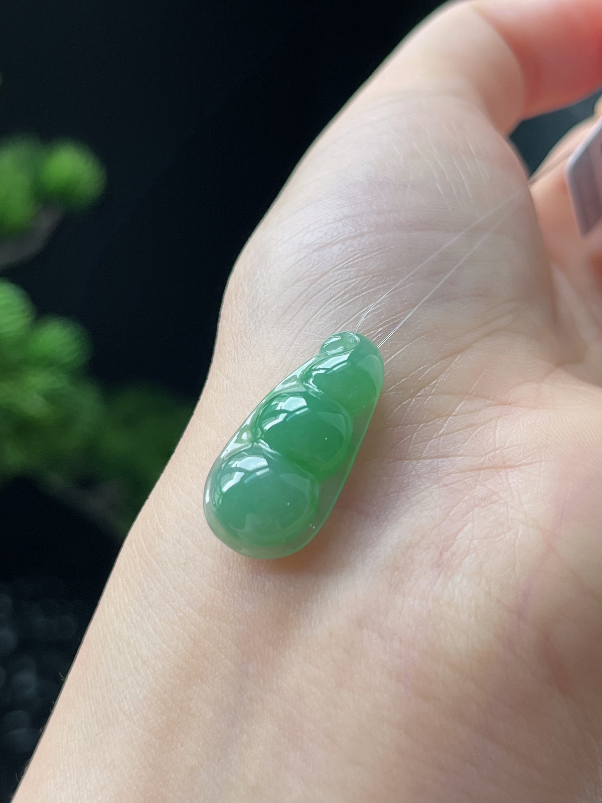 翡翠冰糯种飘绿福豆挂件