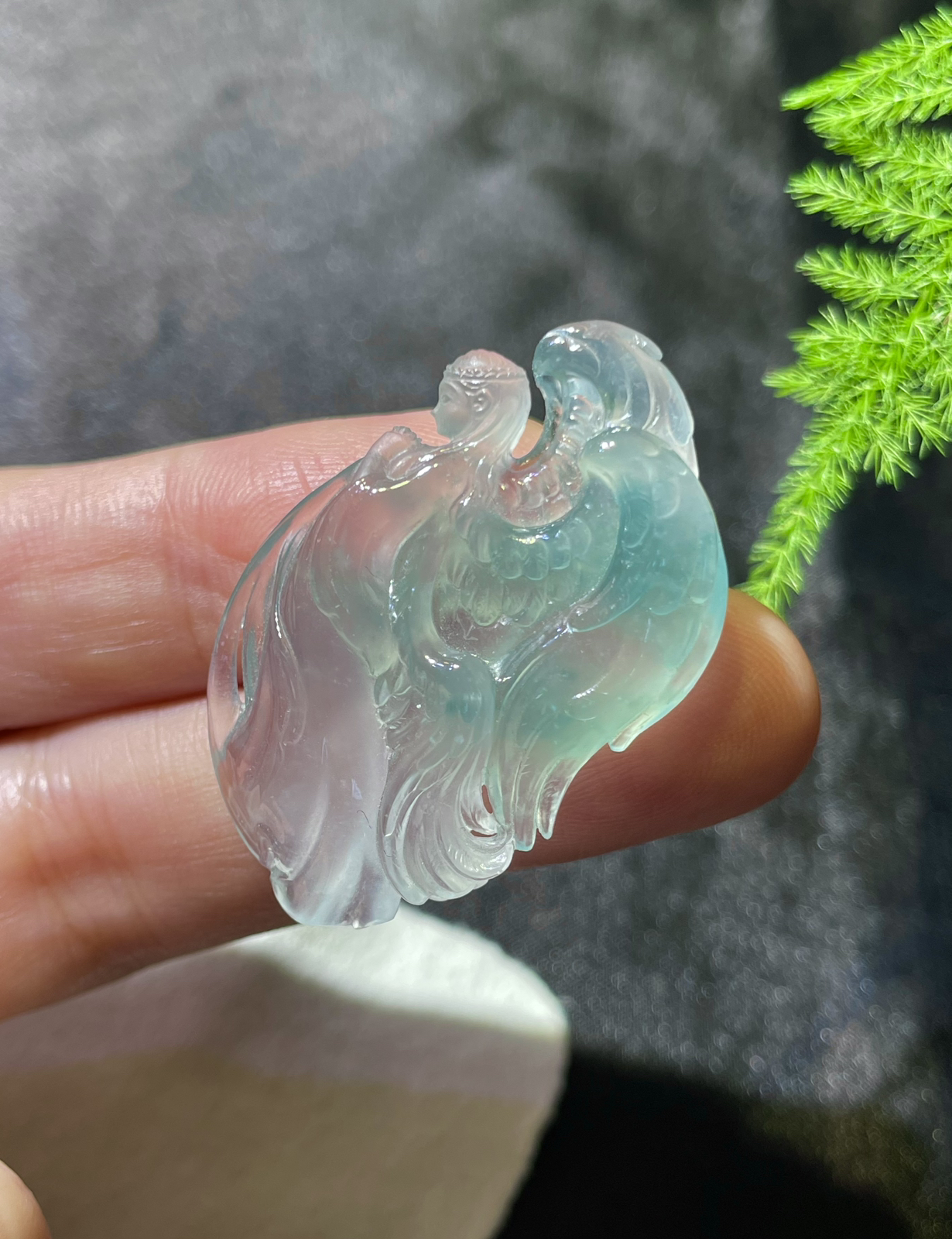 【冰种飘花六翼天使】细腻冰透，冰胶感强烈，光泽闪耀，细节雕琢细节之美，集工艺之大成，珍藏品质