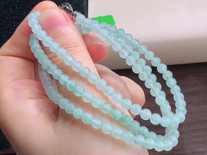飘花珠链，尺寸取一4.7mm，包A附证书