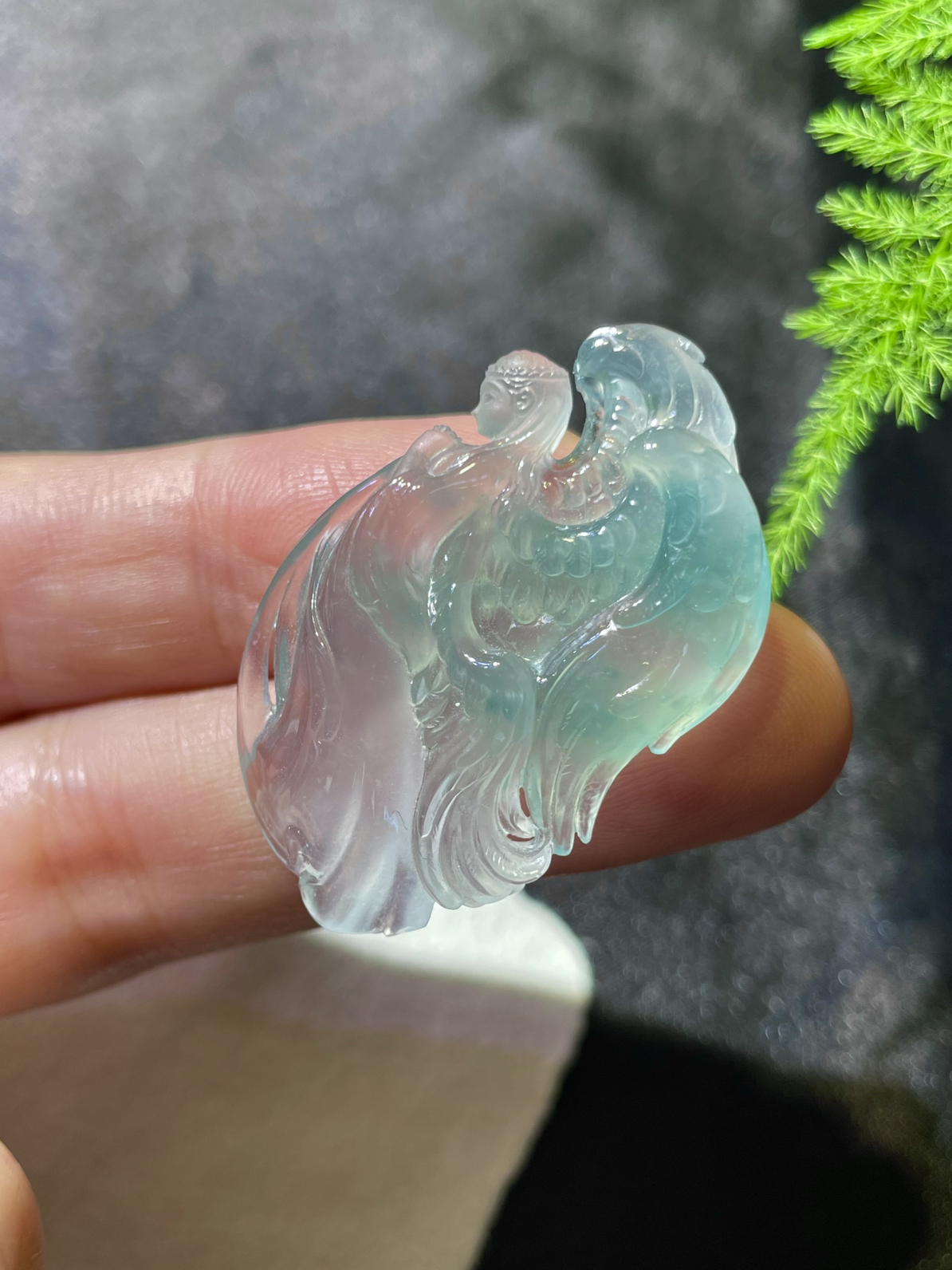 【冰种飘花六翼天使】细腻冰透，冰胶感强烈，光泽闪耀，细节雕琢细节之美，集工艺之大成，珍藏品质