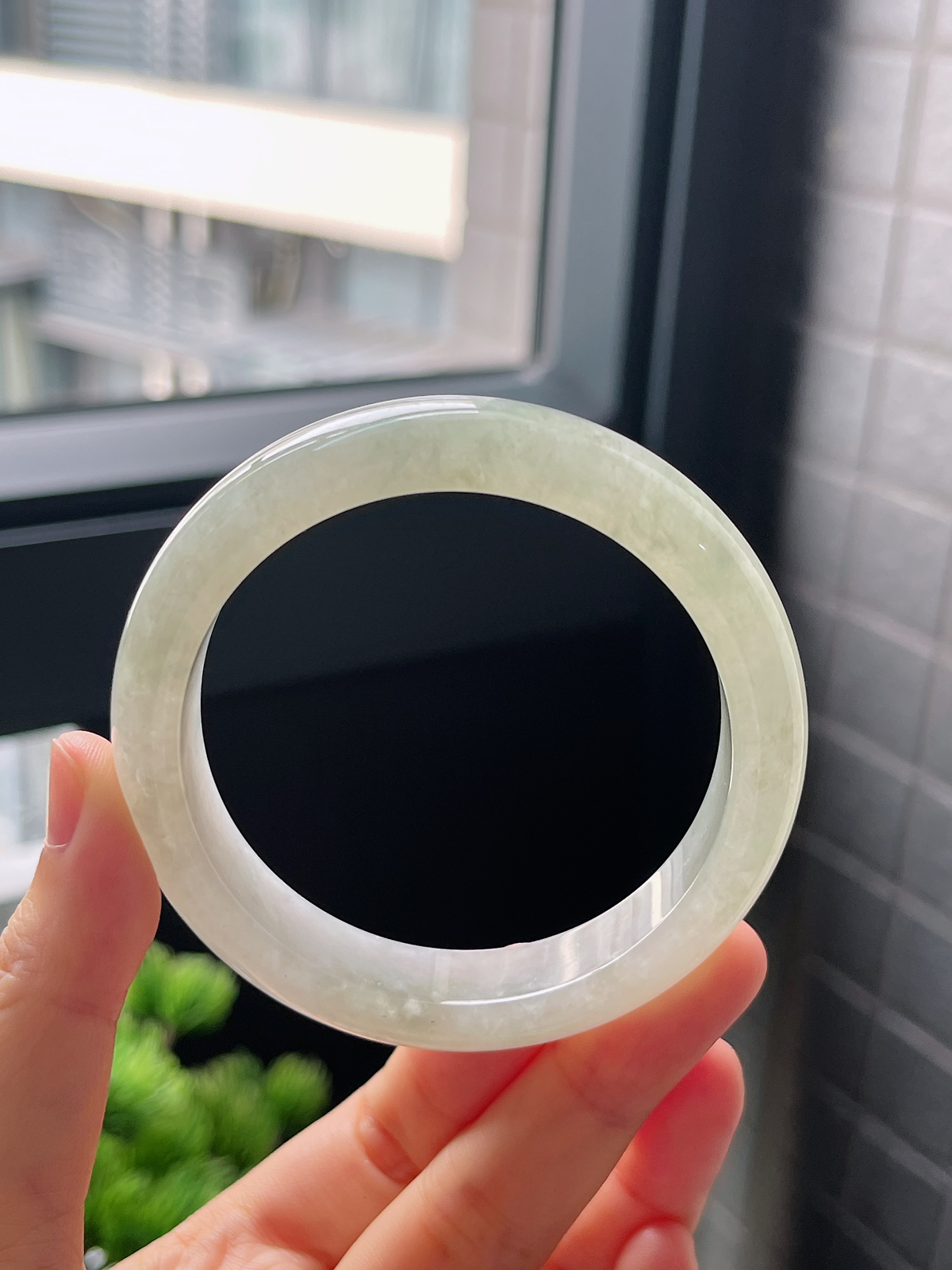 圈口54.5，冰糯种淡绿色翡翠正圈手镯