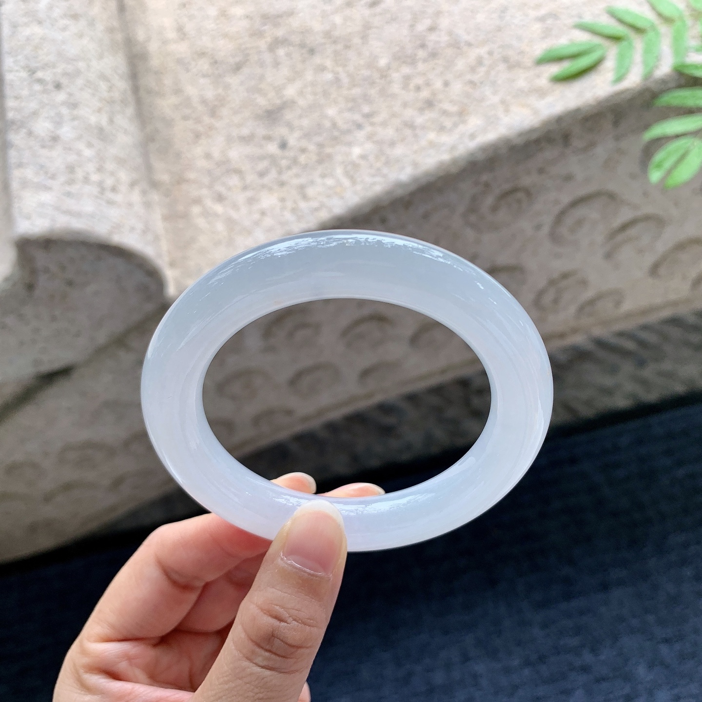 圆条55 56，糯冰底色，水润，种老，细腻，打灯有棉纹