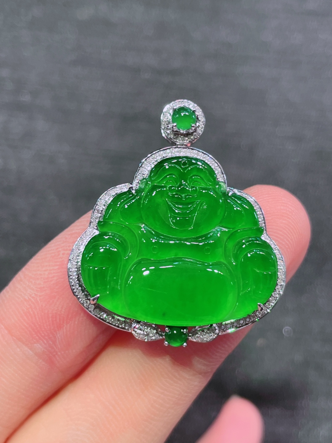 ️绿佛公吊坠，晶莹剔透，新颖时尚，无裂，21-24.5-2