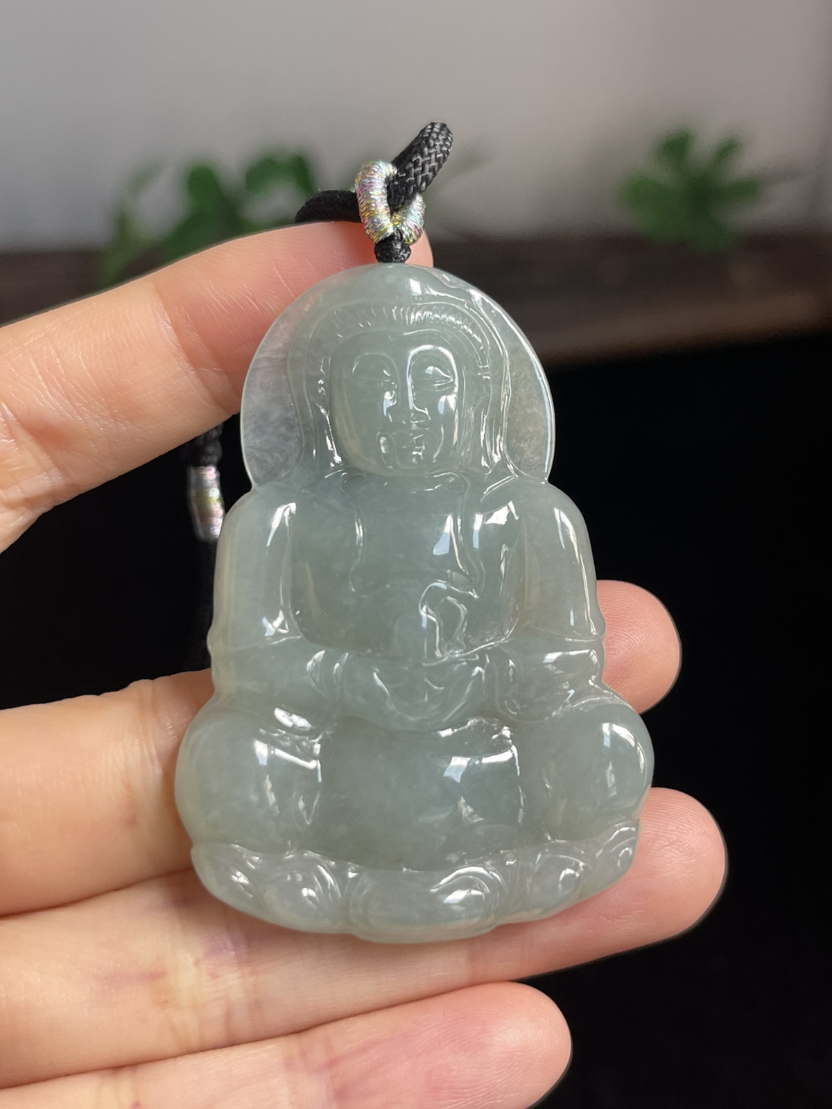翡翠糯化种绿色吊坠