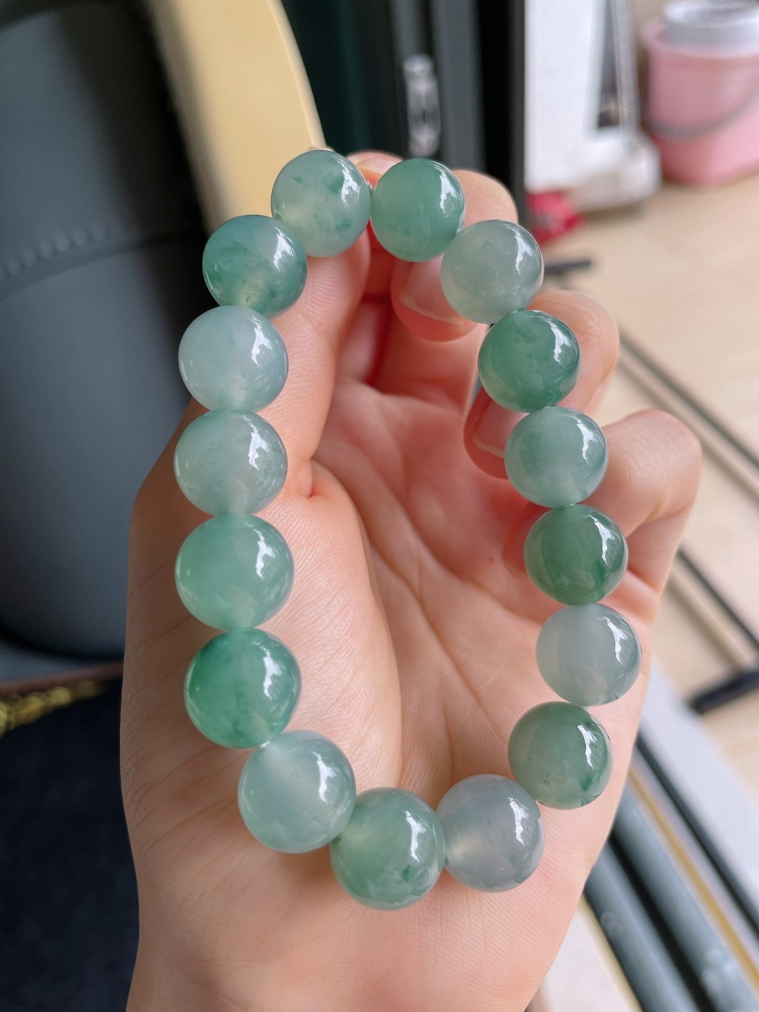 天然翡翠A货，冰飘花手串，尺寸：12.6mm。-1284