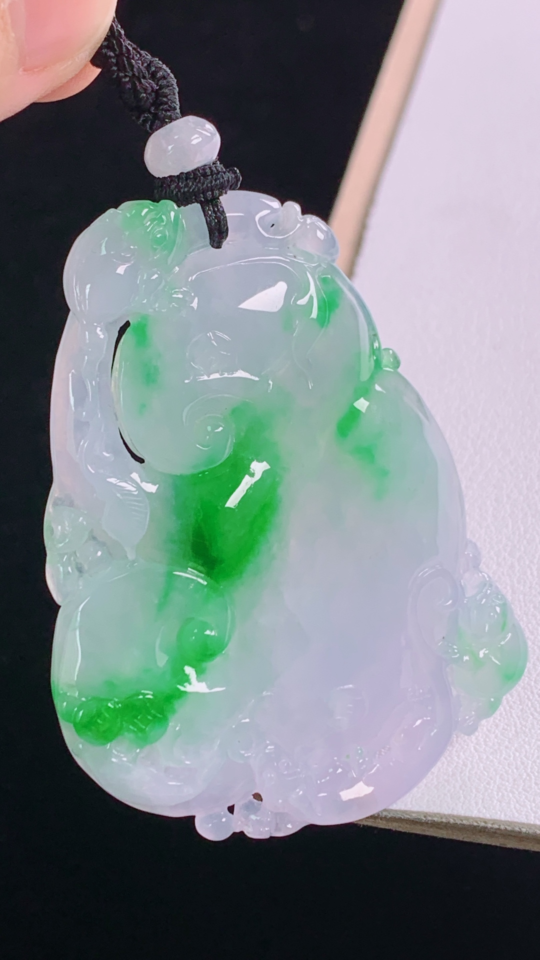 ️冰飘绿如意,翠色灵动，水润细腻，无裂,尺寸:58.0-42.6-5.5mm 4