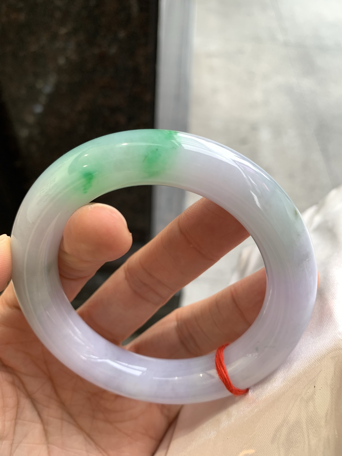 圆条春彩 带点黄翡 尺寸：57.6/13.3/12.4 版型好