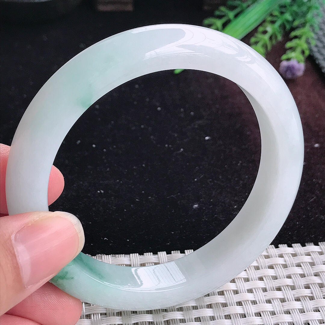 实拍A货翡翠59.5/12.5/9大圈口老坑冰润飘花手镯平安镯美人镯