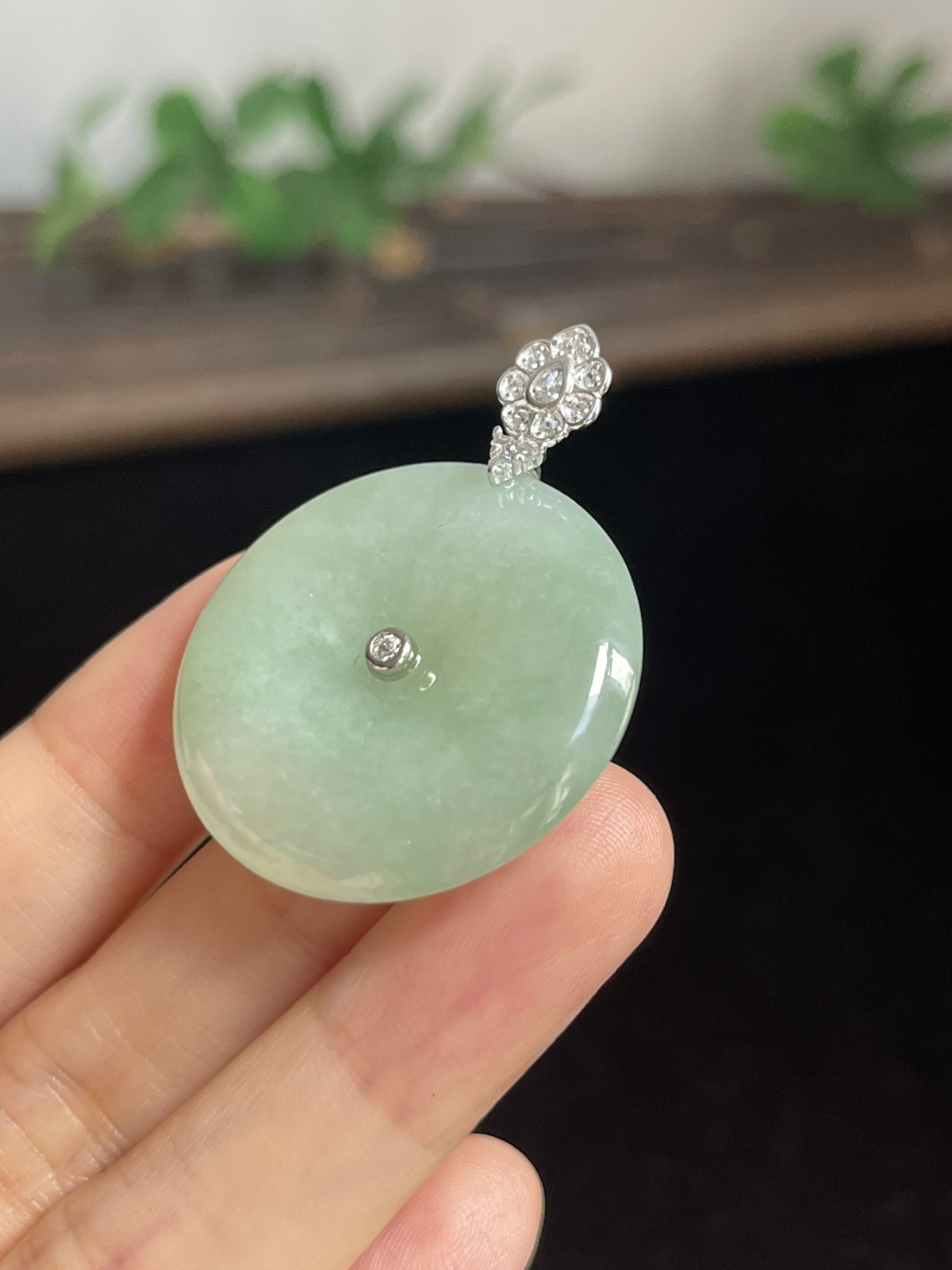 翡翠糯化种浅绿色平安扣，印记：S925