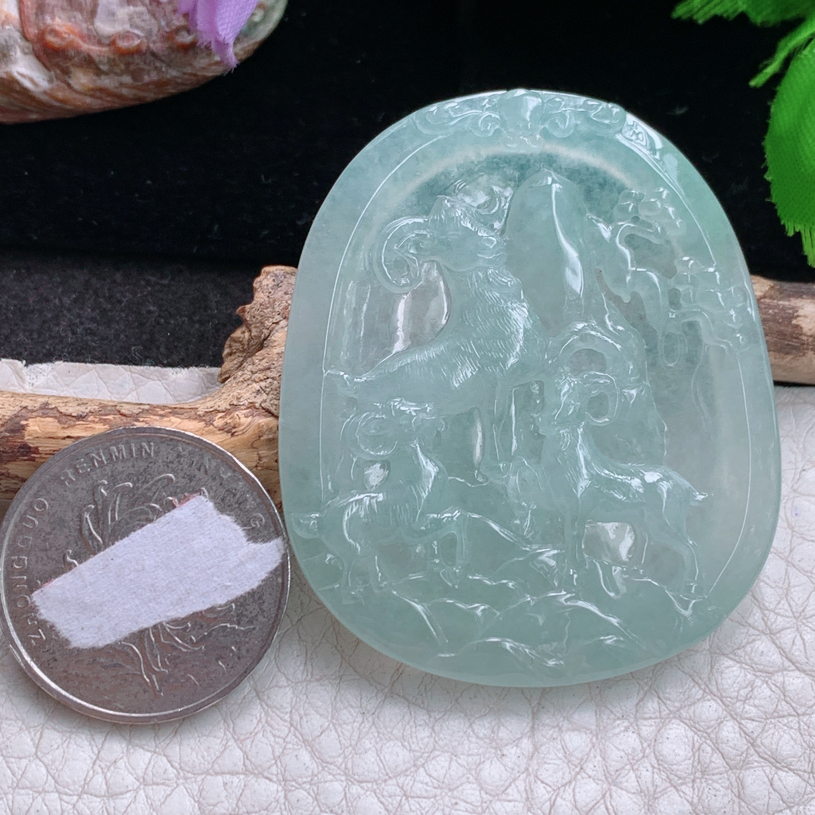 ktj实拍51.5*43.8*5.8缅甸翡翠a货精雕冰晴三羊开泰 生肖羊玉吊坠