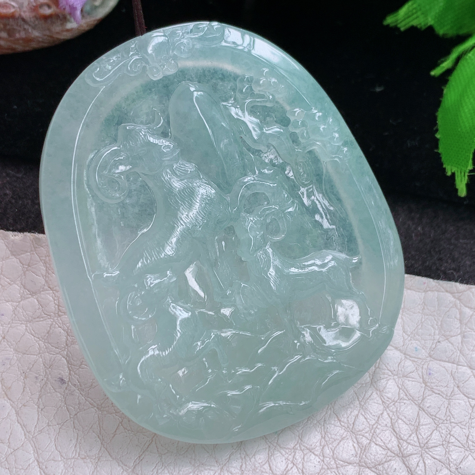 ktj实拍51.5*43.8*5.8缅甸翡翠a货精雕冰晴三羊开泰 生肖羊玉吊坠