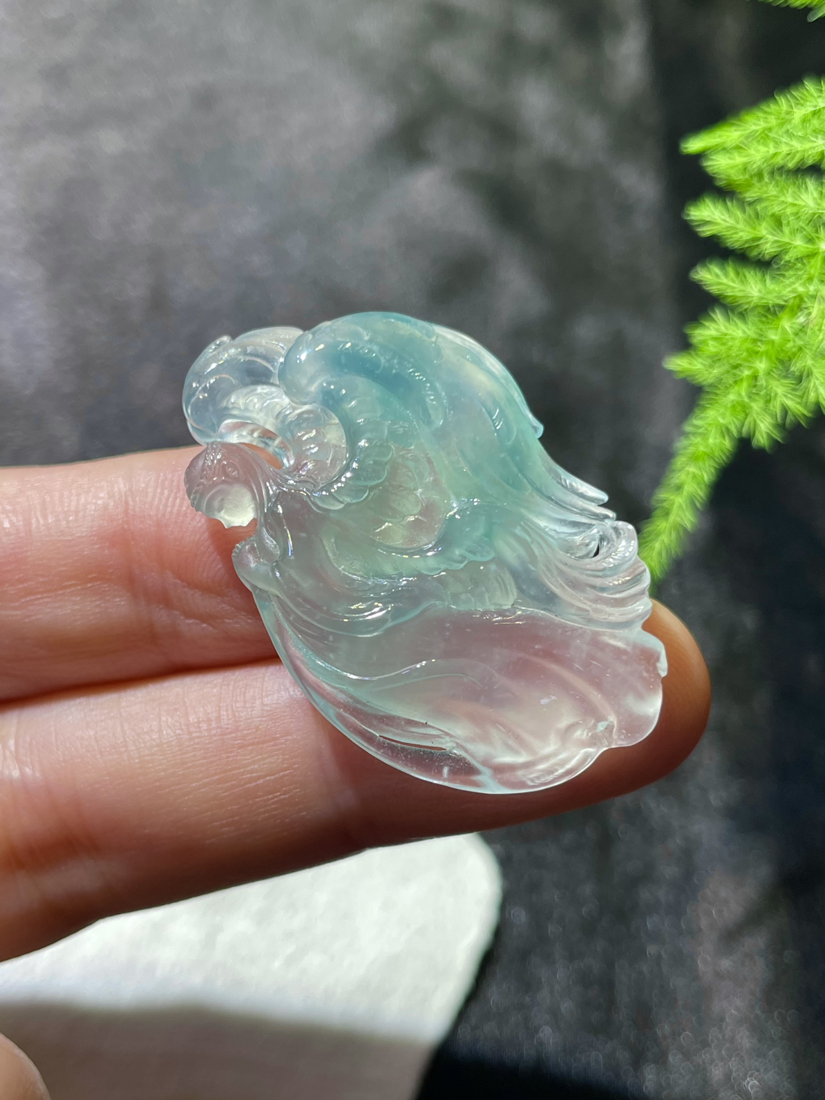 【冰种飘花六翼天使】细腻冰透，冰胶感强烈，光泽闪耀，细节雕琢细节之美，集工艺之大成，珍藏品质