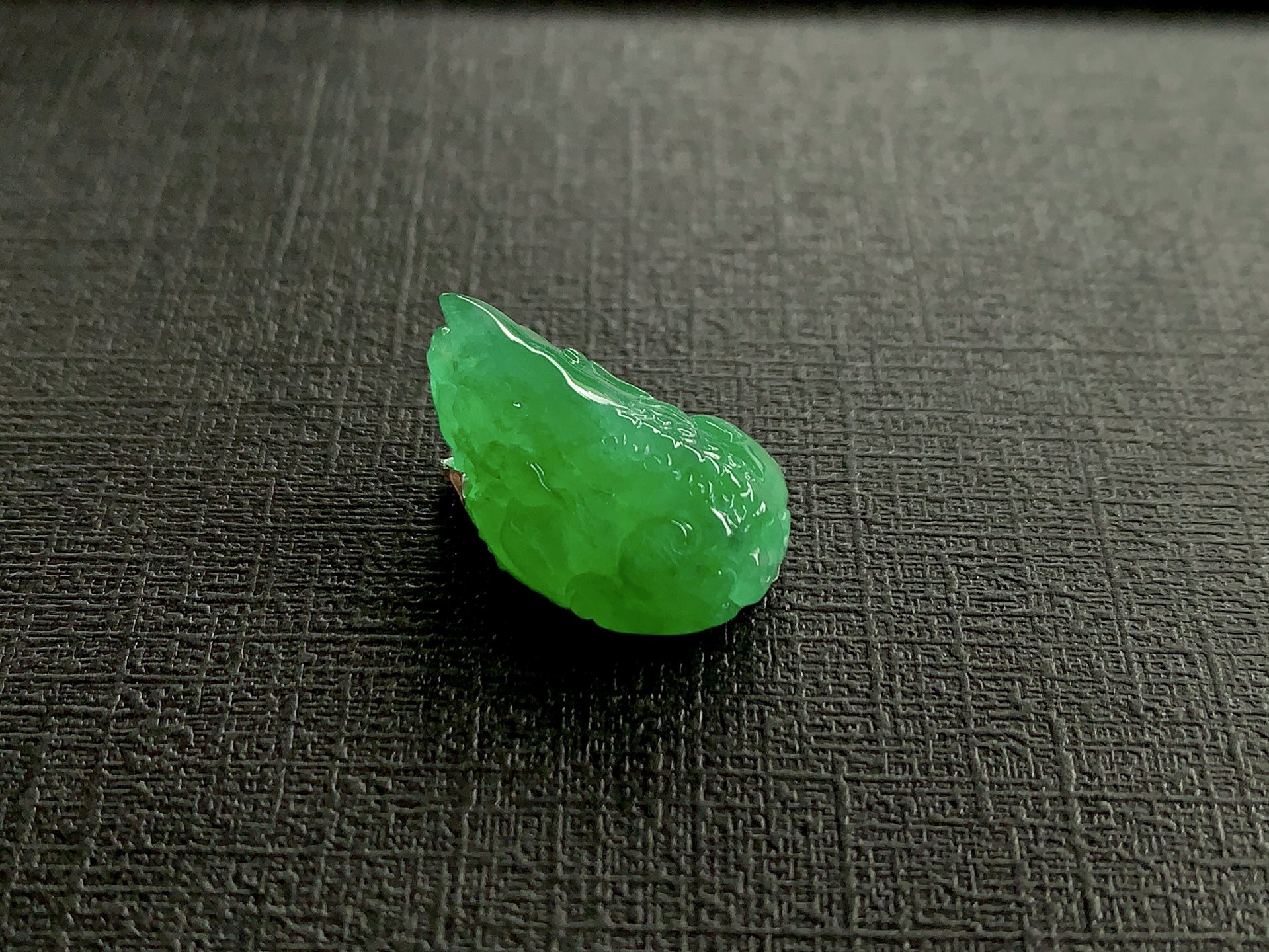 绿貔貅 尺寸：21×13.2×11.4
