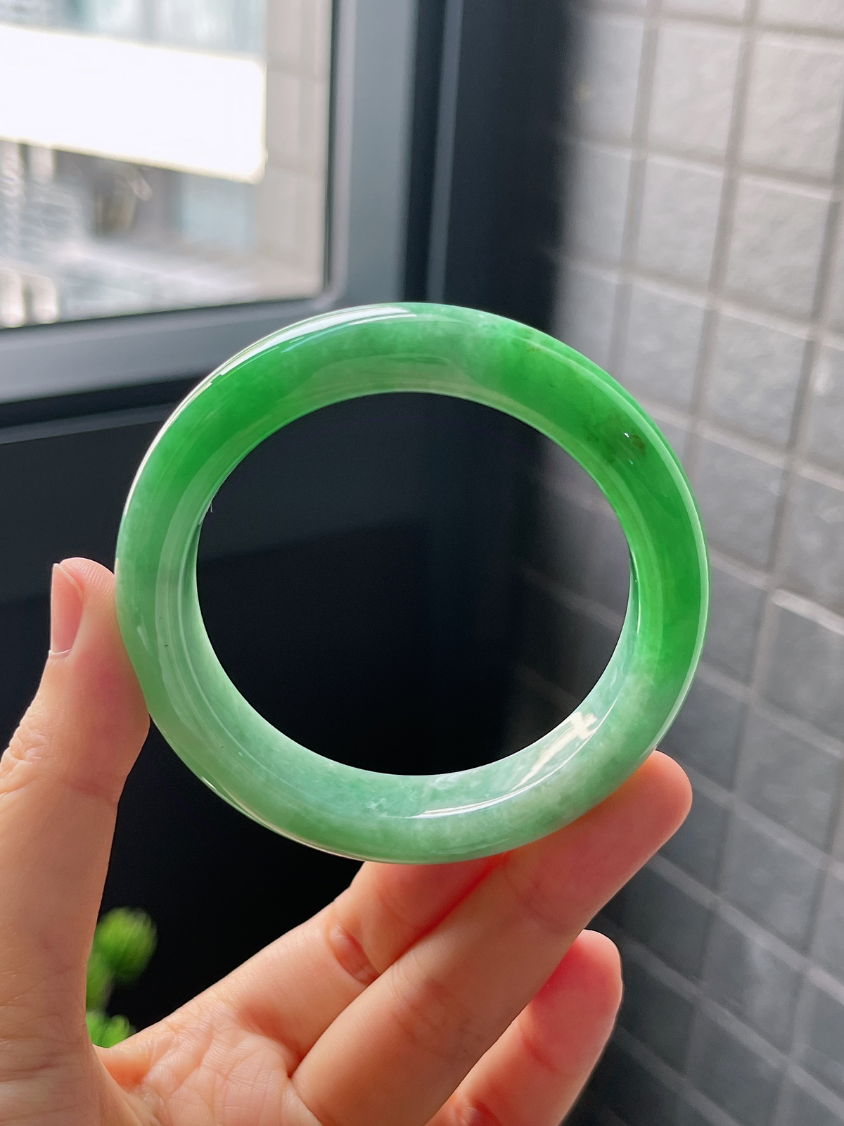 圈口52.2，糯化种飘花翡翠正圈手镯