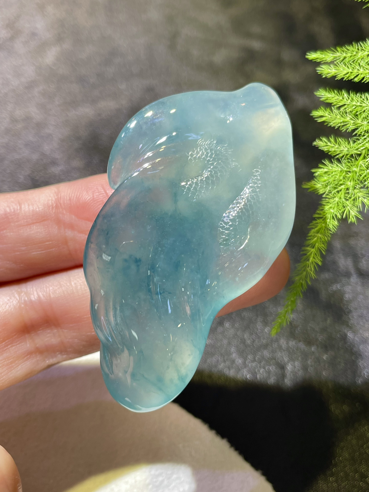 【冰种飘花龙牌】神龙护主，质地细腻，起胶感，生肖也可佩戴。
