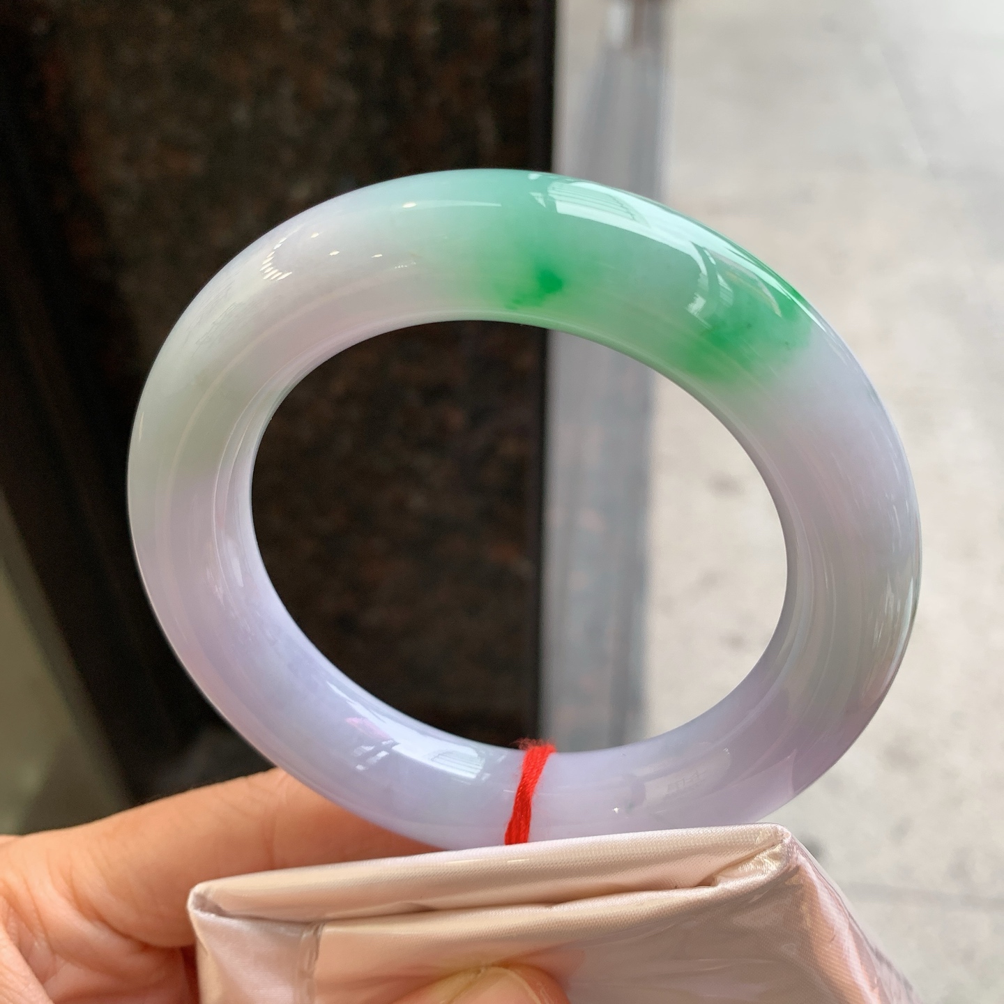 圆条春彩 带点黄翡 尺寸：57.6/13.3/12.4 版型好