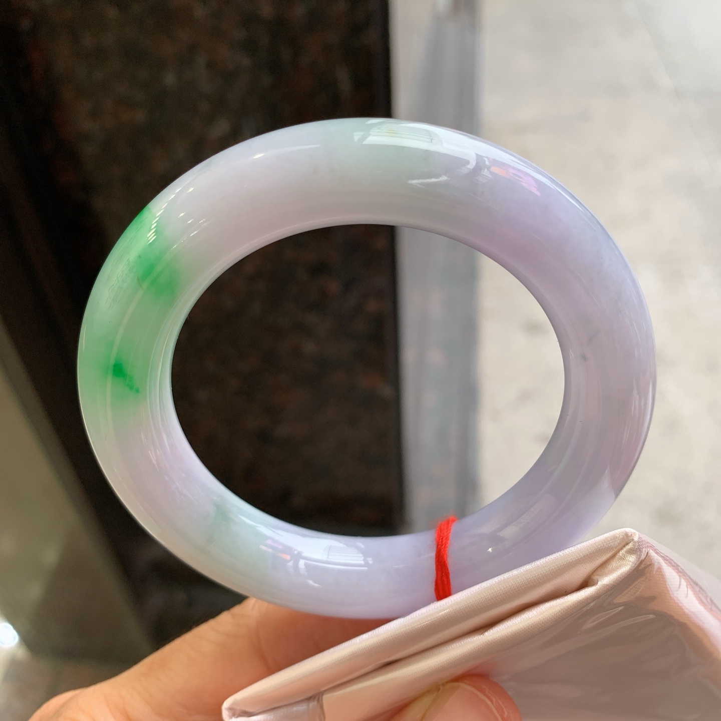 圆条春彩 带点黄翡 尺寸：57.6/13.3/12.4 版型好