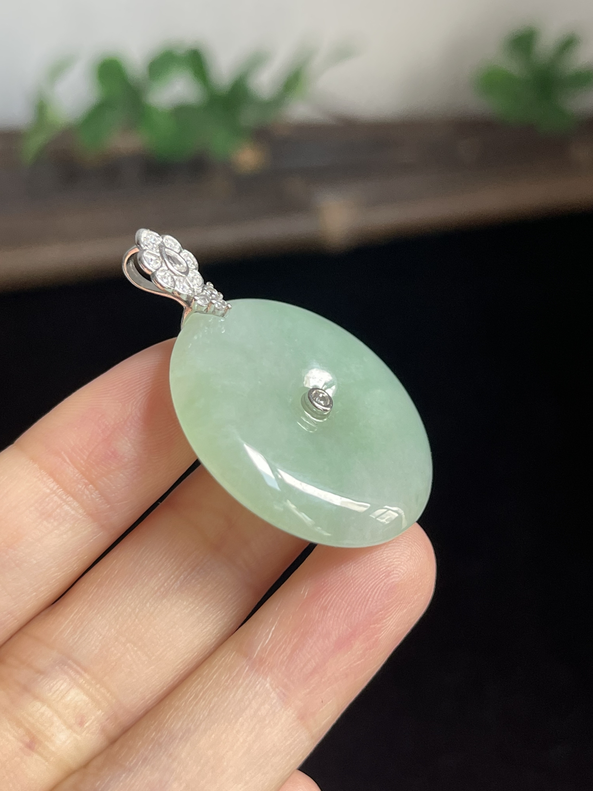 翡翠糯化种浅绿色平安扣，印记：S925