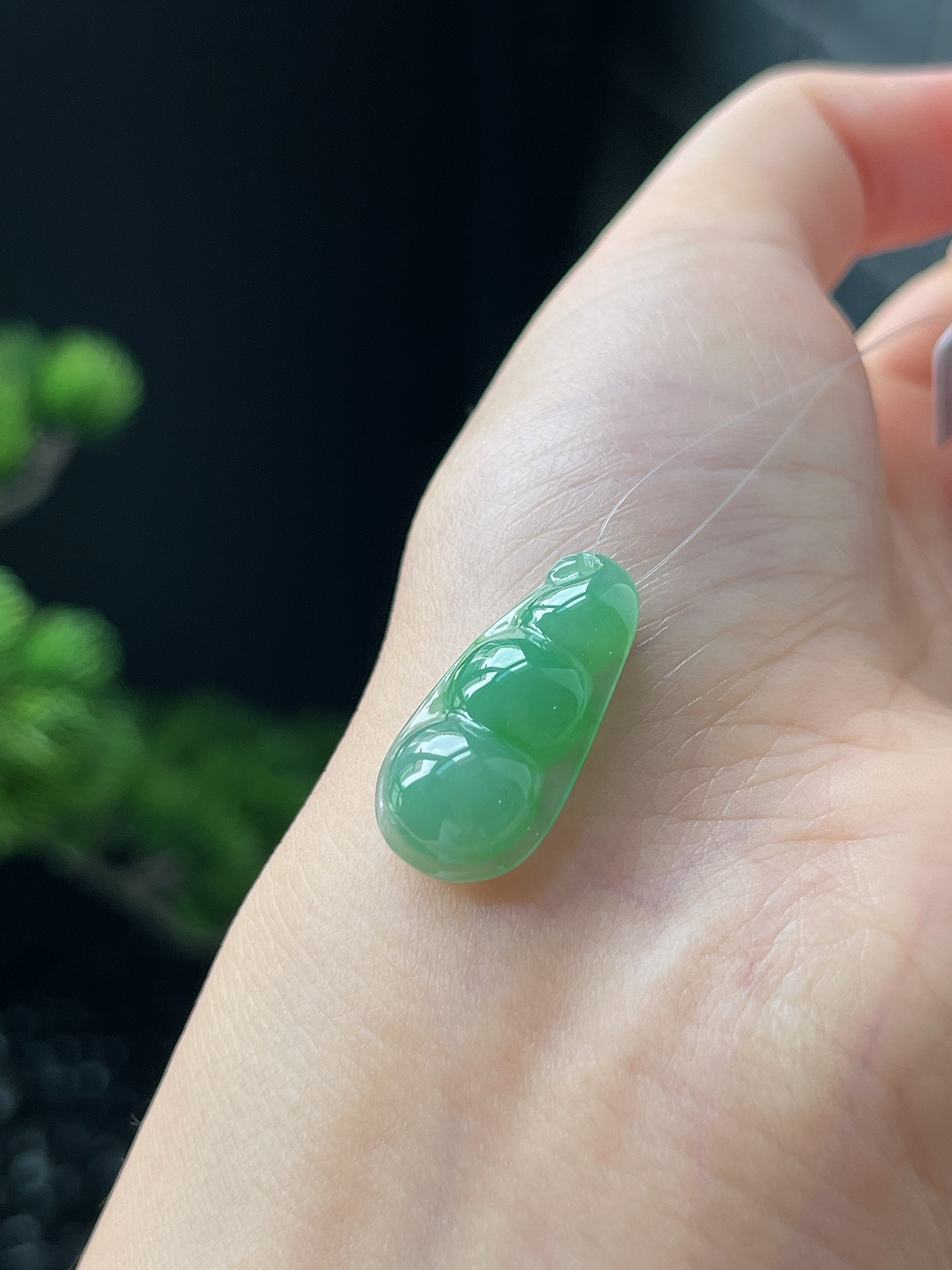 翡翠冰糯种飘绿福豆挂件