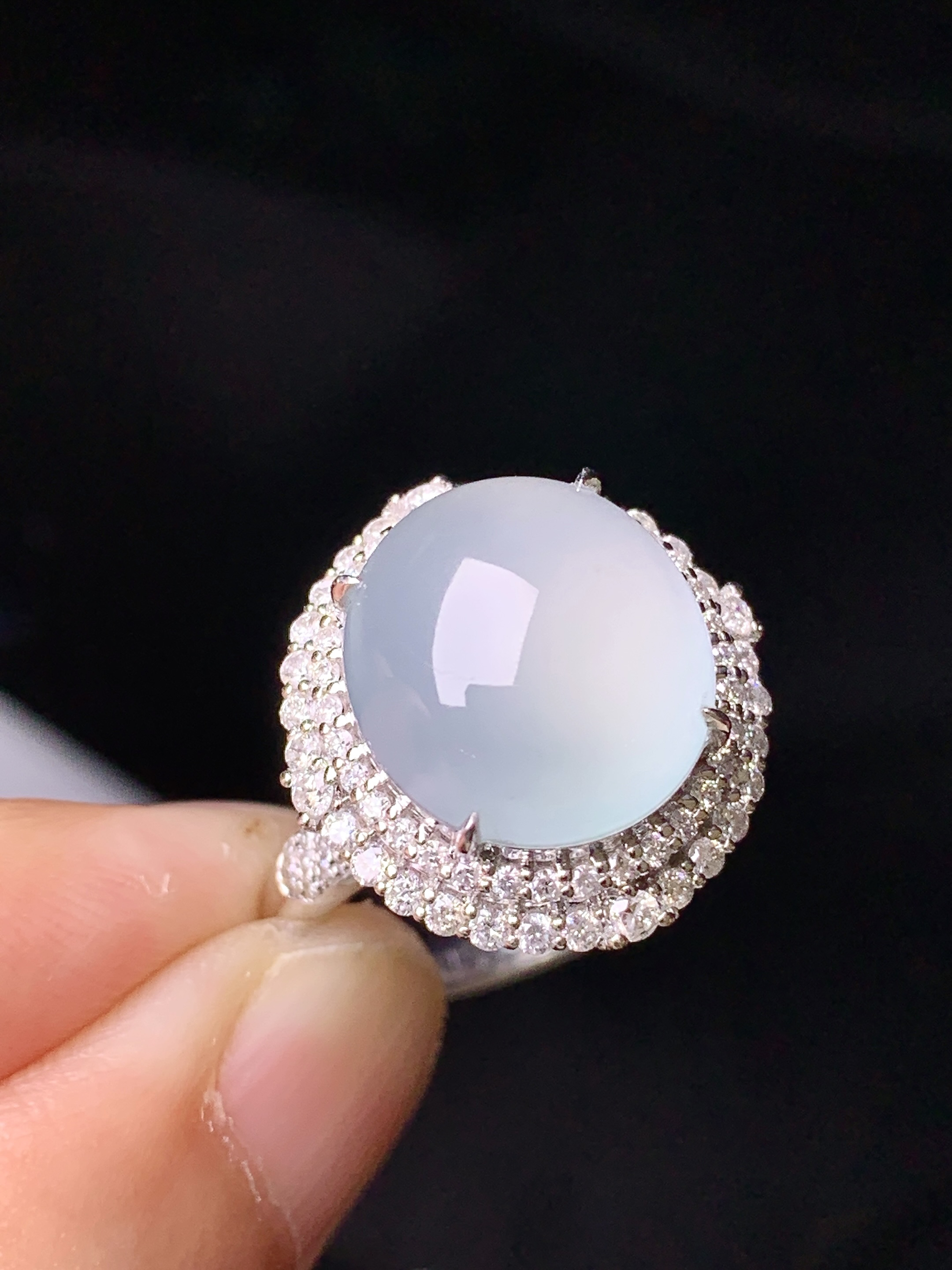 18k金钻镶嵌冰种蛋面戒指吊坠两用款 玉质细腻 色泽艳丽清新 圈口14 整体尺寸23.6*16.5*13 t1