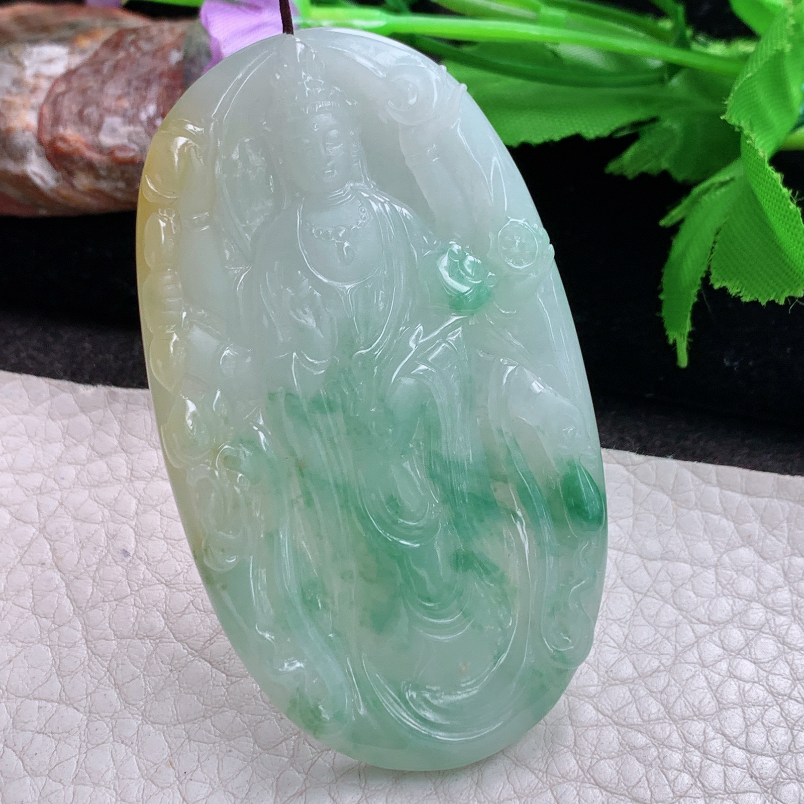 sd实拍69.8*40.5*5.2缅甸翡翠a货精雕三彩六臂自在观音玉吊坠