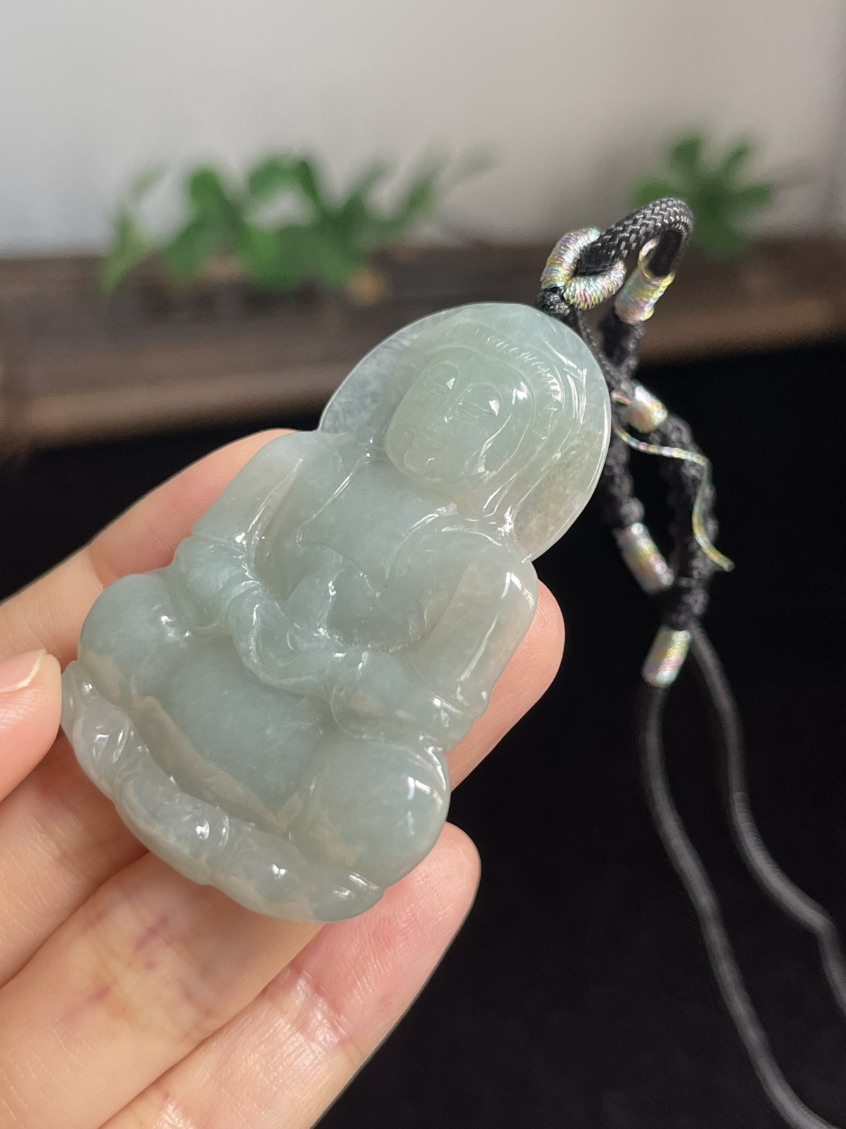 翡翠糯化种绿色吊坠