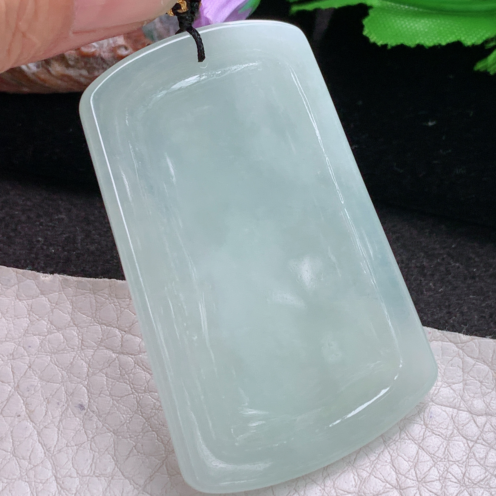 Kh实拍59.7*39.5*5.8缅甸翡翠a货精雕清新浅绿虚空藏菩萨 生肖守护神玉吊坠