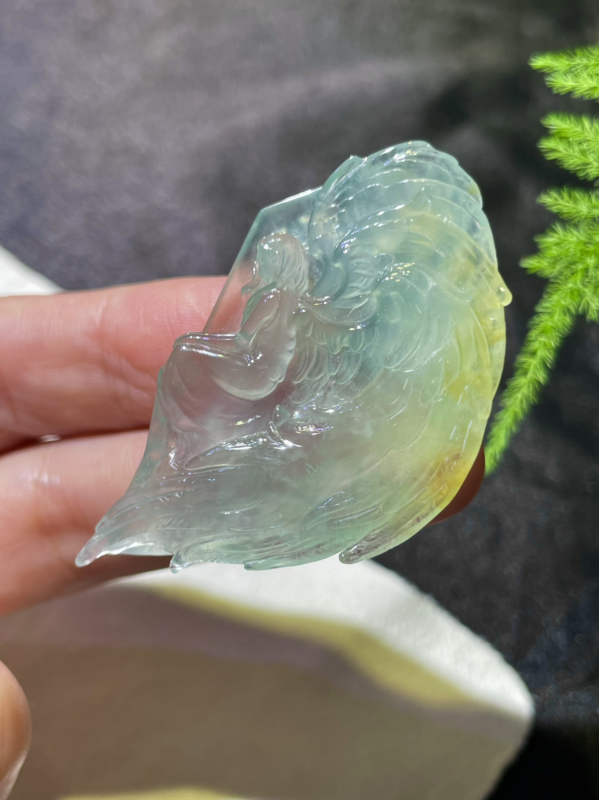 【冰种飘花六翼天使】细腻冰透，冰胶感强烈，光泽闪耀，细节雕琢细节之美，集工艺之大成，珍藏品质。