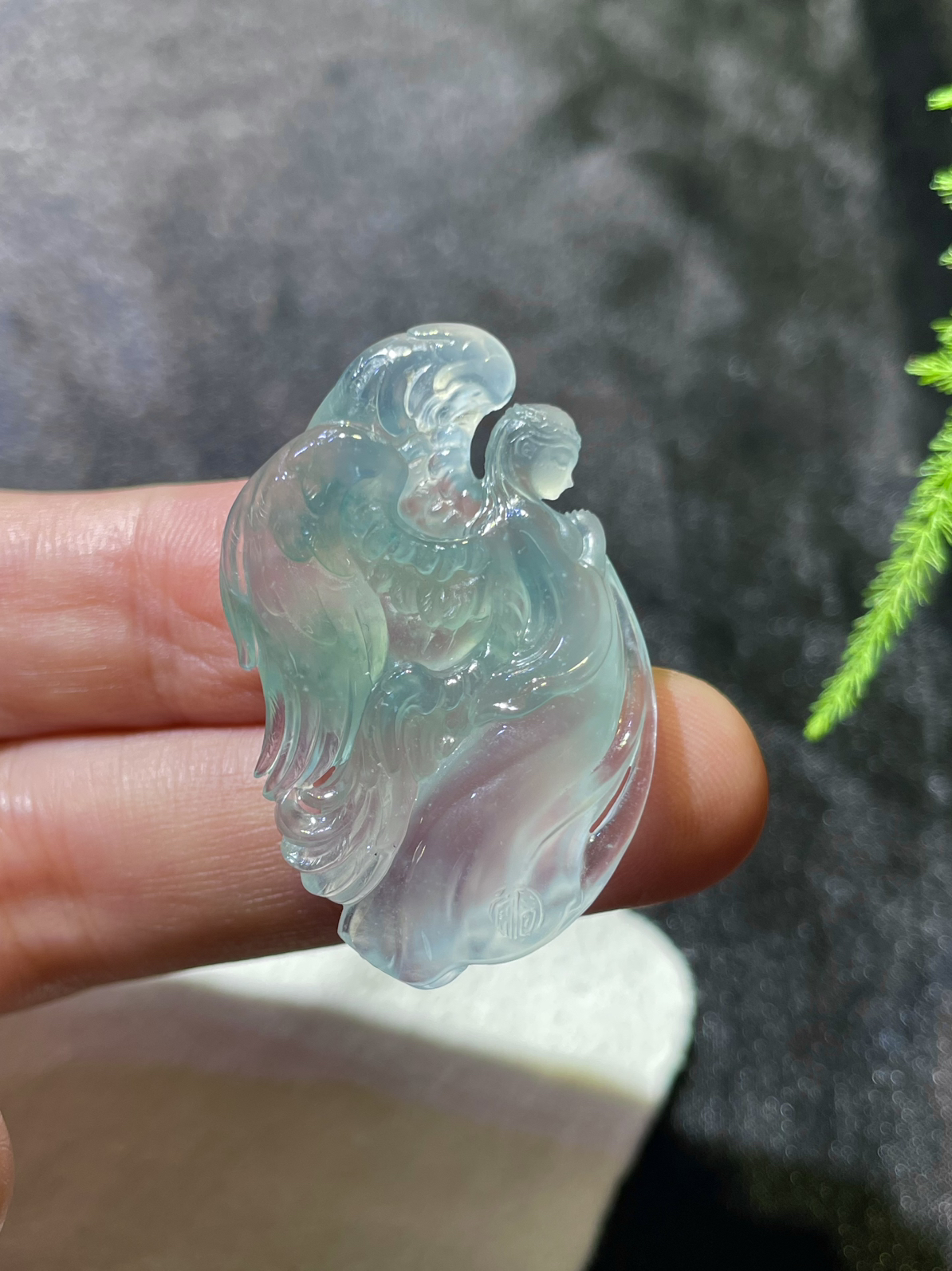 【冰种飘花六翼天使】细腻冰透，冰胶感强烈，光泽闪耀，细节雕琢细节之美，集工艺之大成，珍藏品质