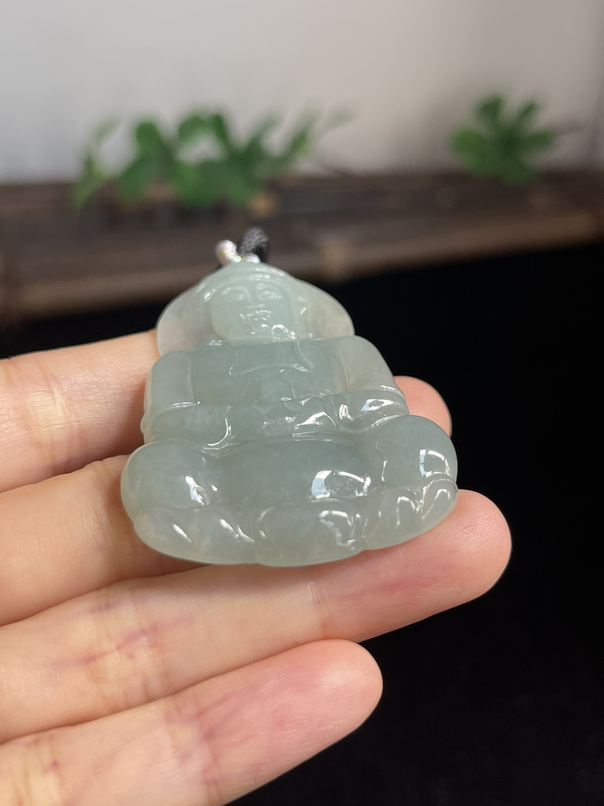 翡翠糯化种绿色吊坠